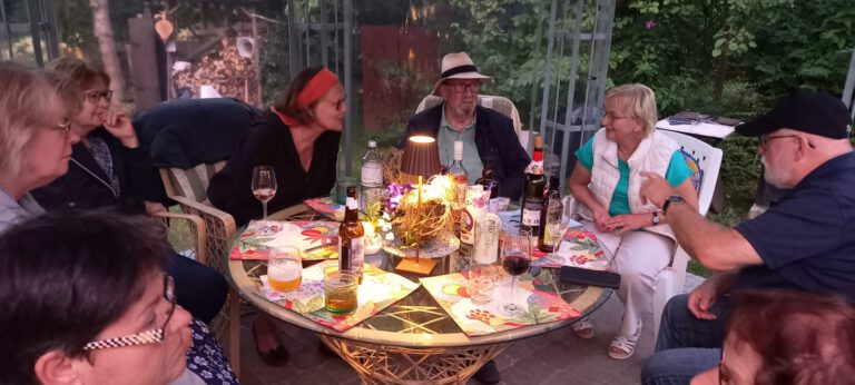Die Tafel am späten Abend im Kerzenlicht